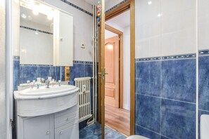 Douche, serviettes fournies