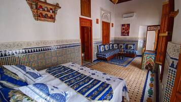 8 Schlafzimmer, Schreibtisch, Bügeleisen/Bügelbrett, WLAN