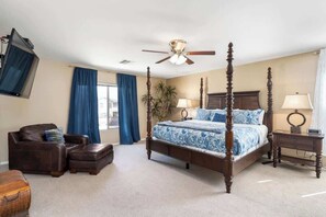 4 bedrooms, desk, iron/ironing board, travel crib