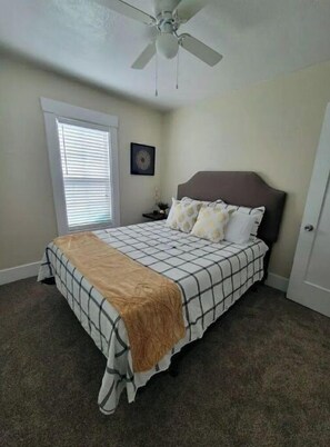 3 bedrooms, iron/ironing board, free WiFi, bed sheets - Clean and cozy 3 bdrm one bath home in the heart of Rupert.  (Rupert)