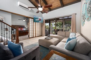 Smart-TV, Bücher, Stereoanlage