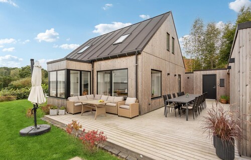 Cozy home in Fredericia with WiFi