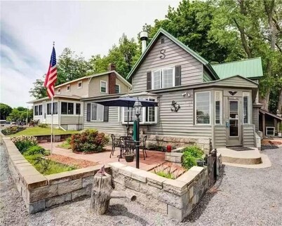 Rustic Riverside Charm and Exclusive Fishing Access!