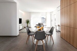 Dining - Oitava Maravilha - Pool & Sea View (Nazaré)