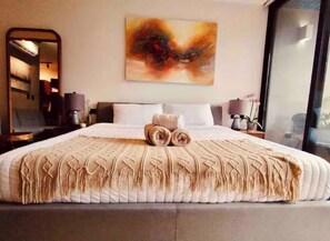 1 bedroom, free WiFi, bed sheets - Deluxe Studio Suite in new Celebrity designed  Building, 2 blocks from beach. (Playa del Carmen)
