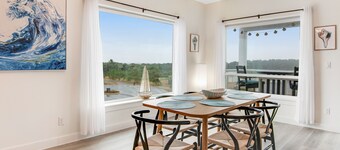 3rd-floor dog-friendly condo close to the beach with pool, hot tub, beach access