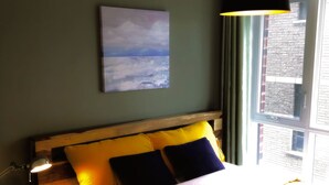 Unclassified image, 2 of 11, button - Fantastic* 2queen Beds*roof terrace gym (Montréal)