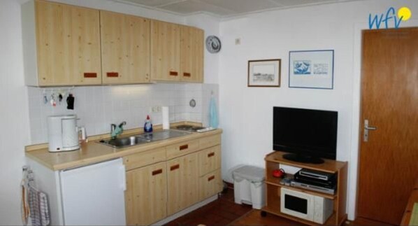 Microondas, horno, parrilla de estufa y lavavajillas 