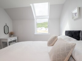 3 bedrooms, individually decorated, individually furnished, free WiFi