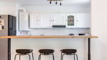 Frigorifero, microonde, forno, lavastoviglie