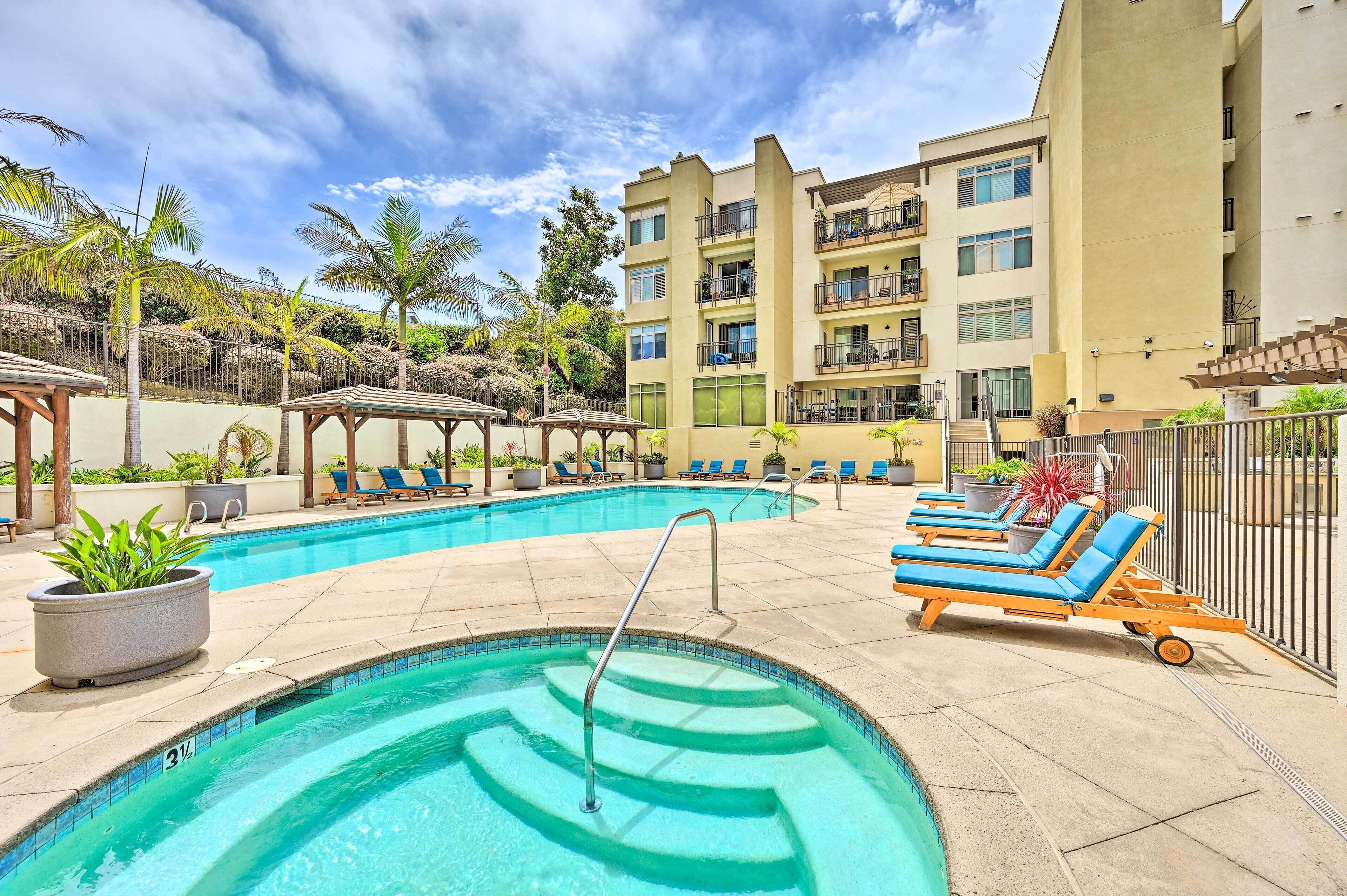 Breezy Oceanside Condo < 1/2 Mi to Beach!