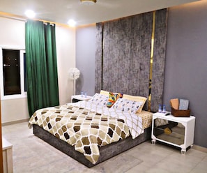 2 habitaciones, tabla de planchar con plancha y wifi gratis 