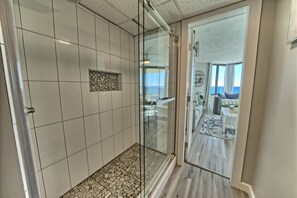 Een douche, een haardroger