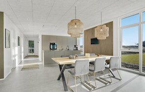 Dining - Cozy home in Tarm with WiFi (Tarm)