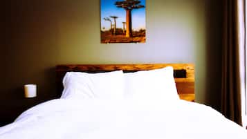 2 chambres, fer et planche à repasser, lit de bébé portatif