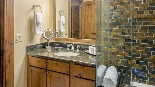 Aspen | Garden Ski Retreat | Pool + Ski
