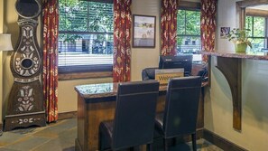 Lobby - Aspen | Garden Ski Retreat | Pool + Ski (Aspen)