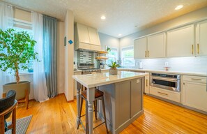 Refrigerador y microondas