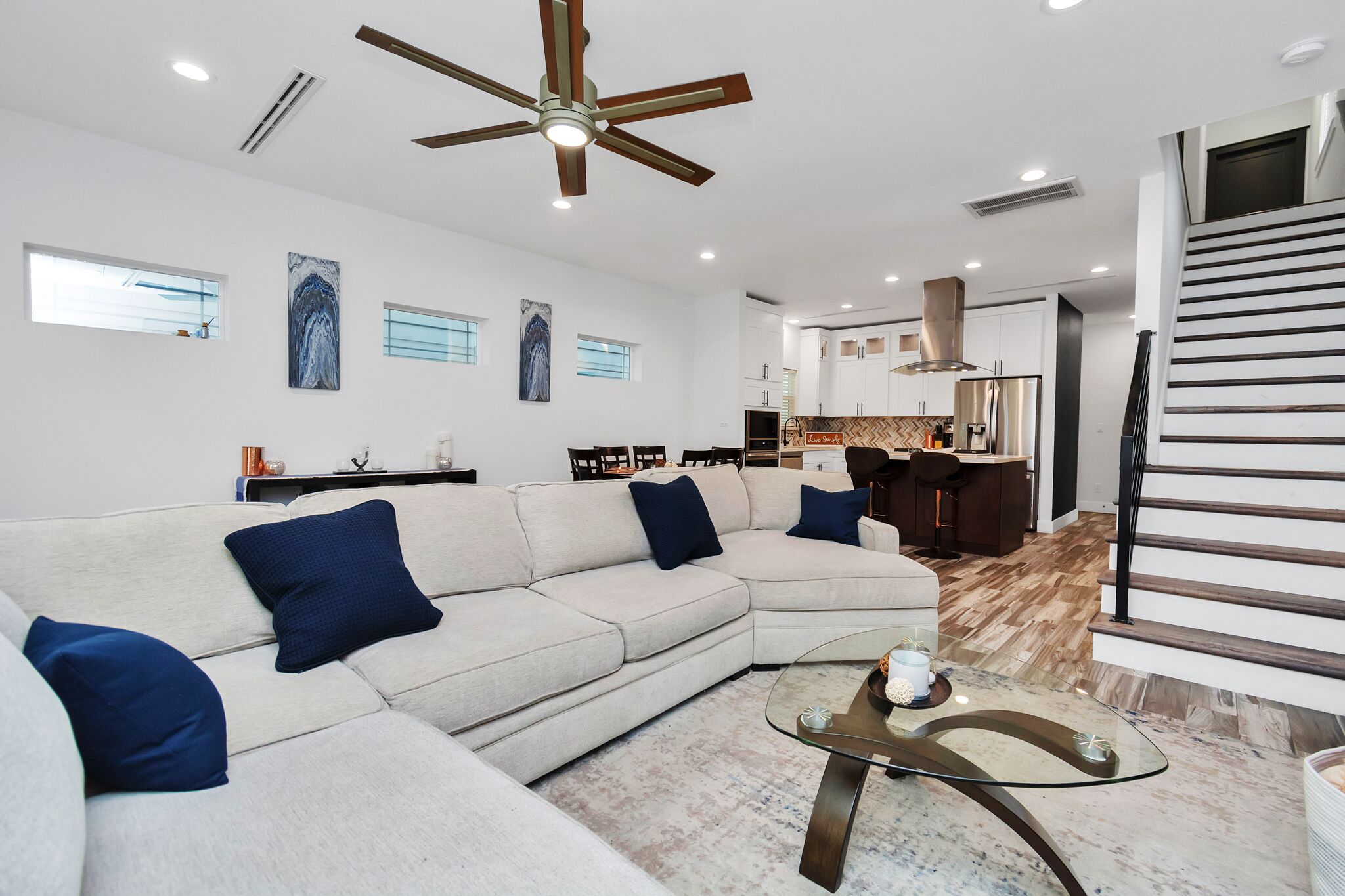 Spacious 3 bedroom townhome by downtown Houston