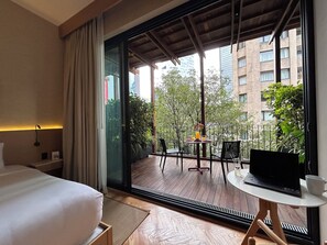 Deluxe Room, 1 King Bed | Premium bedding, down comforters, in-room safe, laptop workspace - Ana Polanco Apartments (Mexico City)