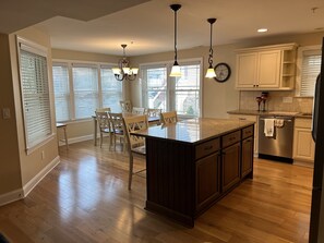 Dining - CENTER OF OCEAN CITY - Walk to Beach/Boards/Downtown (Ocean City)