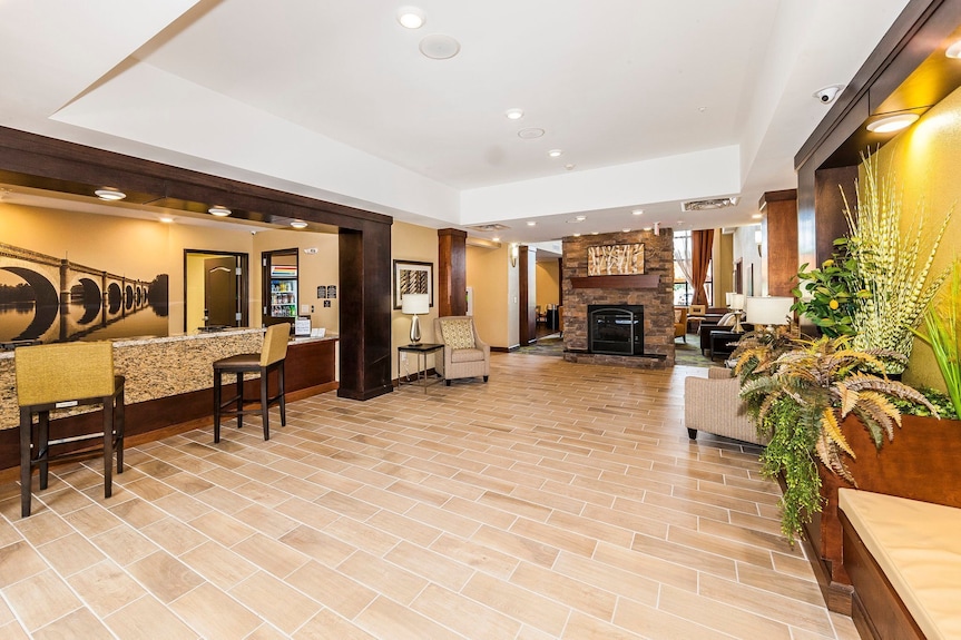 Accessible Studio W/ Free Breakfast + Outdoor Pool - Knoxville, TN