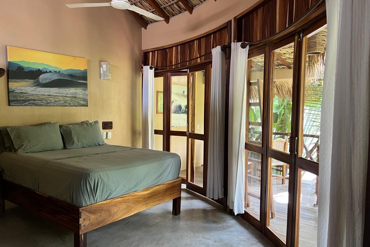 Suite estudio Confort | Ropa de cama de alta calidad, edredones de plumas, escritorio