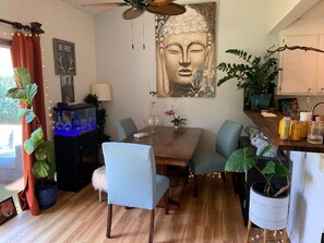 Dining - Pet Friendly 2 bedroom Sunny Peaceful Townhome (Santa Rosa)