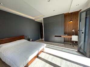 3 chambres, bureau, Wi-Fi gratuit, draps fournis