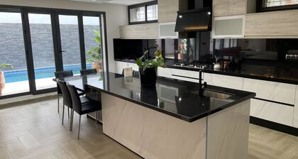 Lovely luxury villa with swimming pool
