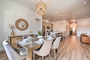 Dining - Flagstaff Retreat w/ Covered Patio, 3 Mi to Dtwn (Flagstaff)