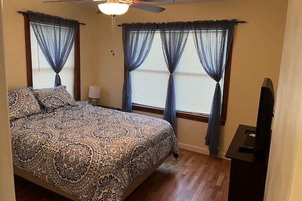 2 chambres, fer et planche Ă repasser, Wi-Fi gratuit, draps fournis