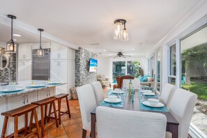 Exterior - Wish Upon A Starfish Pool Home (Sarasota)