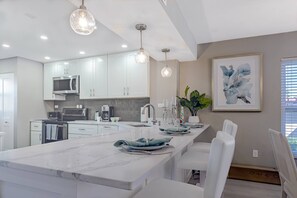 Condo (Siesta Breakers on Crescent Beach) | Exterior