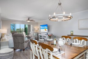 Condo (Harbor Towers End Unit Pool & Bay Vie) | Exterior
