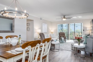 Condo (Harbor Towers End Unit Pool & Bay Vie) | Exterior