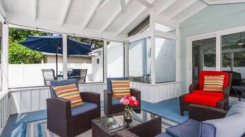 ํ์ฐ์ค (Quaint Cottage in a South Sarasota Ne) | ์ธ๊ด