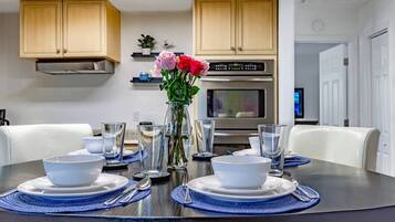 House (Quaint Cottage in a South Sarasota Ne) | Exterior