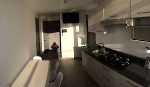 Refrigerador, microondas, parrilla de estufa y lavavajillas