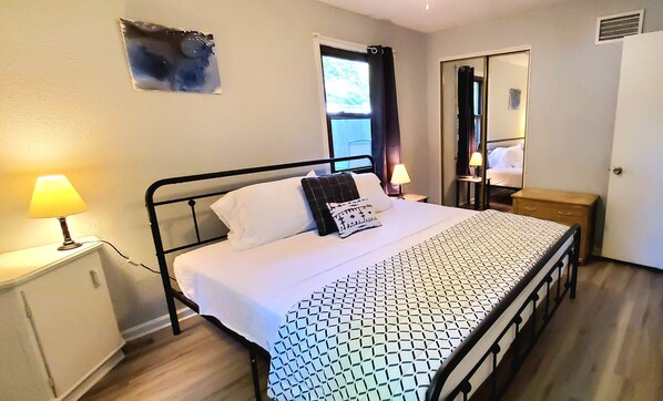 4 bedrooms, desk, iron/ironing board, travel cot