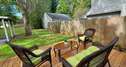2 KING 3 QUEEN BEDS. Spacious. Quiet Neighborhood