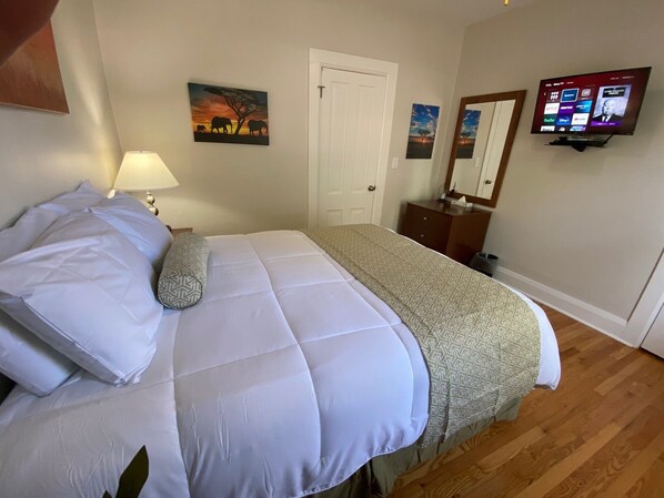 3 bedrooms, iron/ironing board, travel crib, free WiFi