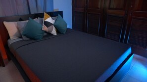 3 chambres, fer et planche à repasser, Wi-Fi gratuit, draps fournis