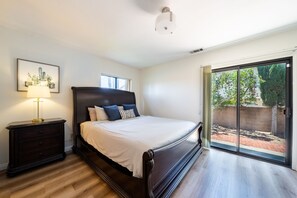 4 soverom, strykejern/-brett, wi-fi (inkludert) og sengetøy