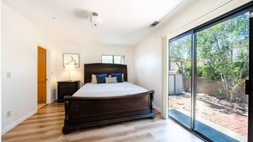 4 bedrooms, iron/ironing board, free WiFi, bed sheets