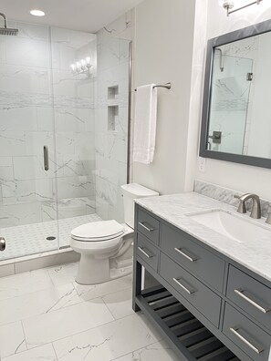 Shower, hair dryer, towels, soap - All Teed Up ... Walk to Pinehurst Resort Clubhouse! (Pinehurst)