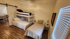 2 Schlafzimmer, Bügeleisen/Bügelbrett, kostenloses WLAN, Bettwäsche