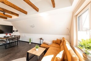 Unclassified image, 3 of 27, button