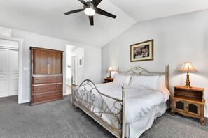 3 bedrooms, desk, iron/ironing board, WiFi (free) - Chickadee Retreat- Single level near Downtown Star (Star)