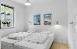 4 bedrooms, iron/ironing board, travel cot, free WiFi